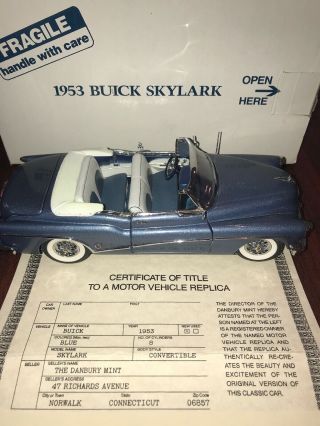 Danbury 1953 Buick Skylark 1/24 Convertible Diecast & Title