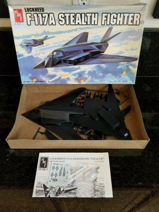Amt Lockheed F - 117a Stealth Bomber 1/72 Scale Plane Model Kit