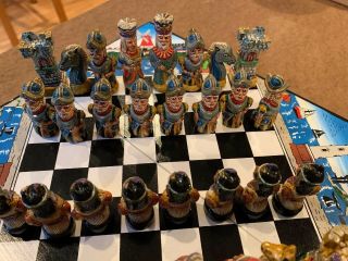 Spanish Conquistador vs Aztec Mayan Chess Set 7