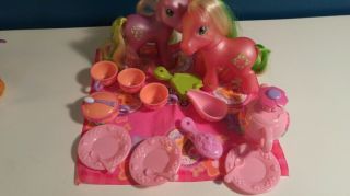 My Little Pony 2003 G3 Tea Party With Spring Fever And Applejack