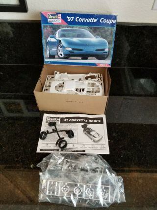 Revell Monogram Chevrolet Corvette Coupe 1/25 Scale Car Model Kit