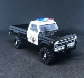 1975 Ford F - 250 4x4 Lifted Custom 1/64 Diecast Truck Off Road Police 4wd F - 100