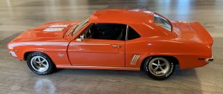 1:18 Ertl American Muscle 1969 Chevy Camaro Ss 396 Die - Cast Car - Orange