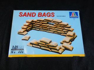 Italeri Sand Bags Model Kit No.  406 1:35 Scale (ob)