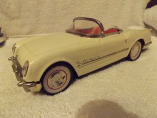 Vintage Diecast - - 1953 Chevy Corvette Convertible - - 1/18 Scale - - 10 " Long - - White