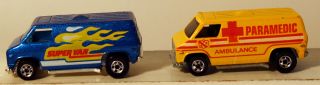 Dte 2 1975 Hot Wheels Bw 7661 Yellow Paramedic Ambulance & 7649 Blue Van