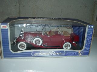 Anson Classic1932 Cadillac Sport Phantom 1:18 Scale Diecast Red