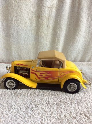 1932 Ford Roadster Convertible Shyne Rodz 1/18 Scale Diecast