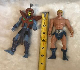 He - Man and Skeletor Masters of the Universe MOTU Action Figures 2001 3