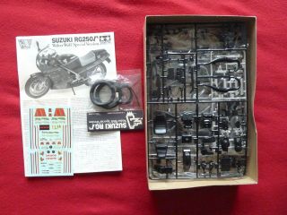 Suzuki Walter Wolf Special Motorcycle Kit in 1/12 Scale by Tamiya 4