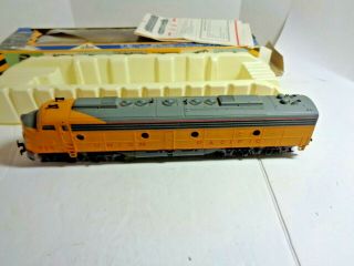 Ahm Ho Scale G.  M.  Diesel Locomotive E 8 926 Union Pacific