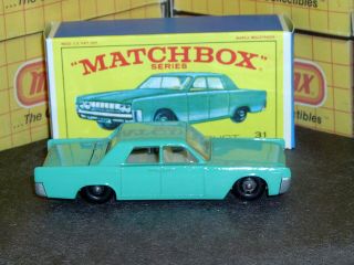 Matchbox Lesney Lincoln Continental 30 c2 sea green w/tow SC3 V/NM & crafted box 4