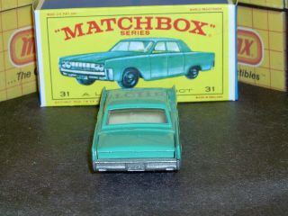 Matchbox Lesney Lincoln Continental 30 c2 sea green w/tow SC3 V/NM & crafted box 6
