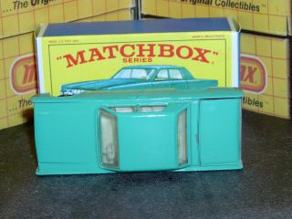 Matchbox Lesney Lincoln Continental 30 c2 sea green w/tow SC3 V/NM & crafted box 7