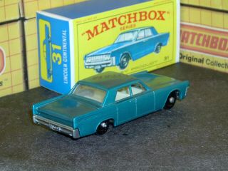 Matchbox Lesney Lincoln Continental 30 c1 teal blue w/tow SC2 VNM & crafted box 2