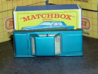Matchbox Lesney Lincoln Continental 30 c1 teal blue w/tow SC2 VNM & crafted box 8