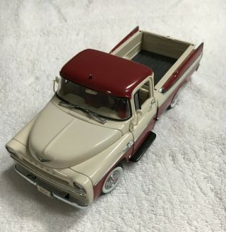 Danbury 1957 Dodge D100 Half - Ton Pickup - Red/white With Papers (906)