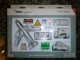 Nwa Northwest Airlines Airways Airport Play Set - No.  Rt2361 Rare Set