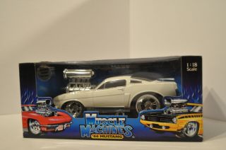 1966 Ford Mustang White 1:18 Diecast Muscle Machines 162