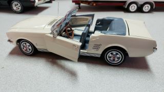 DANBURY 1966 FORD MUSTANG CONVERTIBLE 1/24 SCALE DIE CAST READ 3