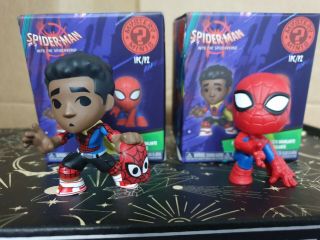 Funko Mystery Mini - Spider - Verse - Miles Morales (cape) And Peter Parker -