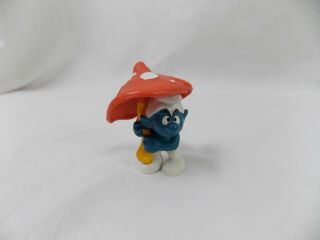 Smurf Holding Mushroom Umbrella Pvc Figure 1979 Hong Kong Figurine