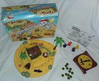 Captain Bones Gold Action Game 2005 Spin Master Pirates Board Game