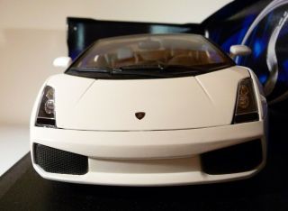 1/18 Maisto Lamborghini Gallardo Spyder - White 2