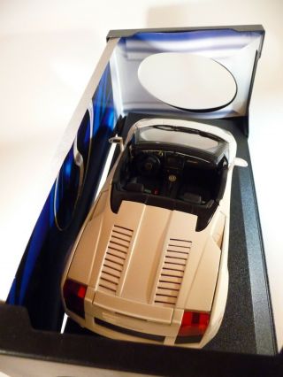 1/18 Maisto Lamborghini Gallardo Spyder - White 4