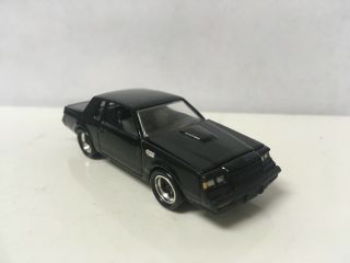 1987 87 Buick Gn Grand National Collectible 1/64 Scale Diecast Diorama Model