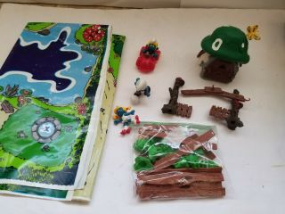 Smurf Deluxe Play Village 1983 Peyo RARE VINTAGE with mat,  gate,  figures,  fence 4