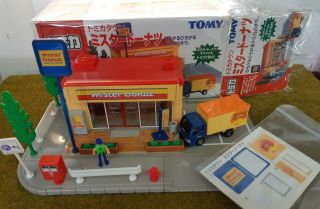 Tomica Hypercity Town Mister Donut With Elf Isuzu One - Complete