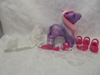 My Little Pony G3 Wysteria Iii With Dress,  Shoes,  Bouquet,  And Comb Euc