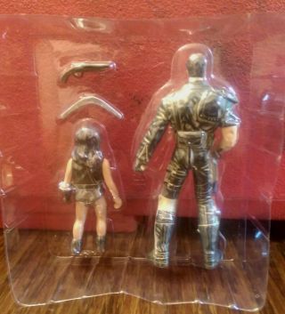 2000 The Road Warrior Mad Max 2 (with Feral Boy) Action Figure Series One 4