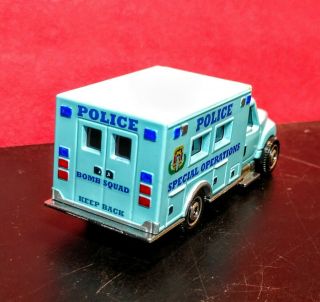 MATCHBOX Ambulance police bomb squad International custom 4