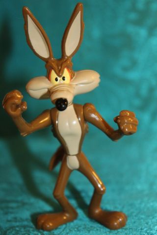 Wile E Coyote Warner Bros Looney Tunes 1993 4 - 1/2 " Tall Poseable Action Figure