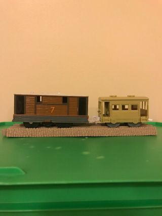 THOMAS Train Trackmaster Motorized Toby and Caboose 4