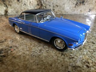 Revell 1/18 Scale - 8823 BMW 507 Coupe - Blue / Black roof 6