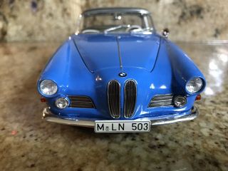 Revell 1/18 Scale - 8823 BMW 507 Coupe - Blue / Black roof 7