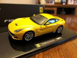 1/43 Hot Wheels Elite Ferrari F12 Berlinetta - 2012 - Yellow