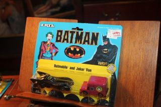 1989 Batman Batmobile And Joker Van Card Ertl 1/64 Scale
