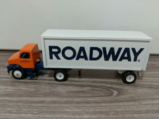 (204) Winross High Detail 1/64 Diecast Roadway Express Semi Truck Trailer W/ Box