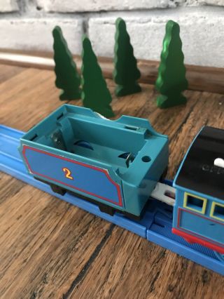 Thomas TOMY Trackmaster “Gordon” Missing Battery Cover/Small Chip 2