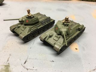Flames Of War Soviet T - 34 Tanks Painted With 76 And 85mm Turrets