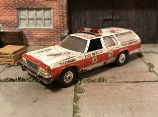 1985 Ford Ltd Fire Dept Wagon Rusty Weathered Custom 1/64 Diecast Car Barn Find