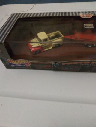 Hot Wheels Collectibles Photo Finish Set 1956 Ford Pickup Sprint Racer 2000