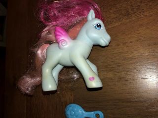MLP My Little Pony G3 2005 - Twirlerina Pegasus w/ brush (1) @ 3