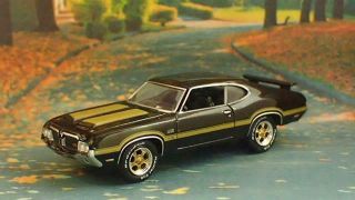 Special Edition 1972 Oldsmobile Cutlass 442 V - 8 W - 30 Muscle Car 1/64 Scale Ltd G