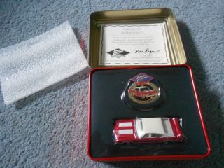 Johnny Lightning 1971 Oldsmobile 442 W - 30 & Pin In Collector Club Tin 1:64 Red