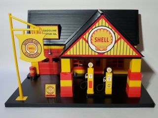 Golden Wheels Shell Service Station Gas Pump 1:32 Scale Diecast Diorama